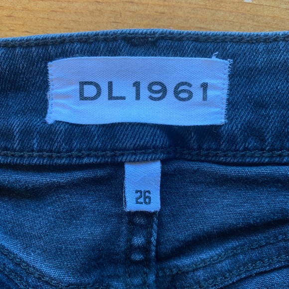 DL1961 Mara jeans. Size 26 - Picture 9 of 16